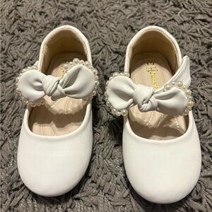 Elegant White Kids Shoes with Bow and Pearl Detail